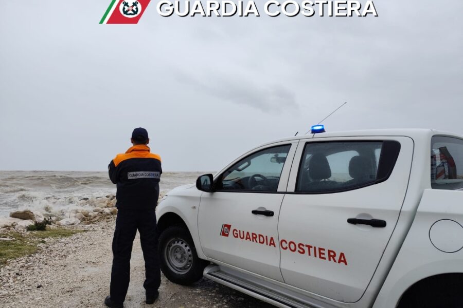 Vigili del fuoco con sommozzatori