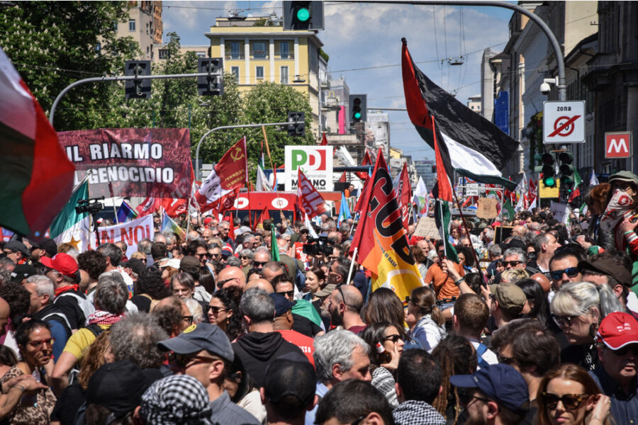 La testa arrivata in piazza Duomo