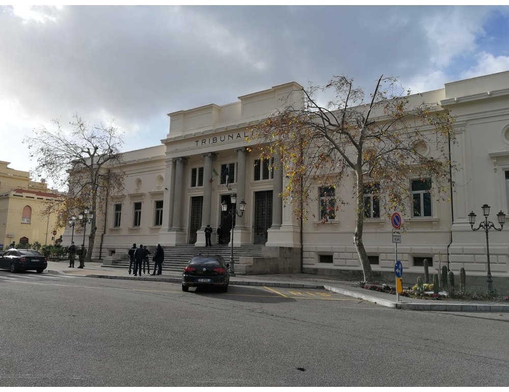 Processo per violenze di gruppo su ragazzina, assolti in appello 6 minori