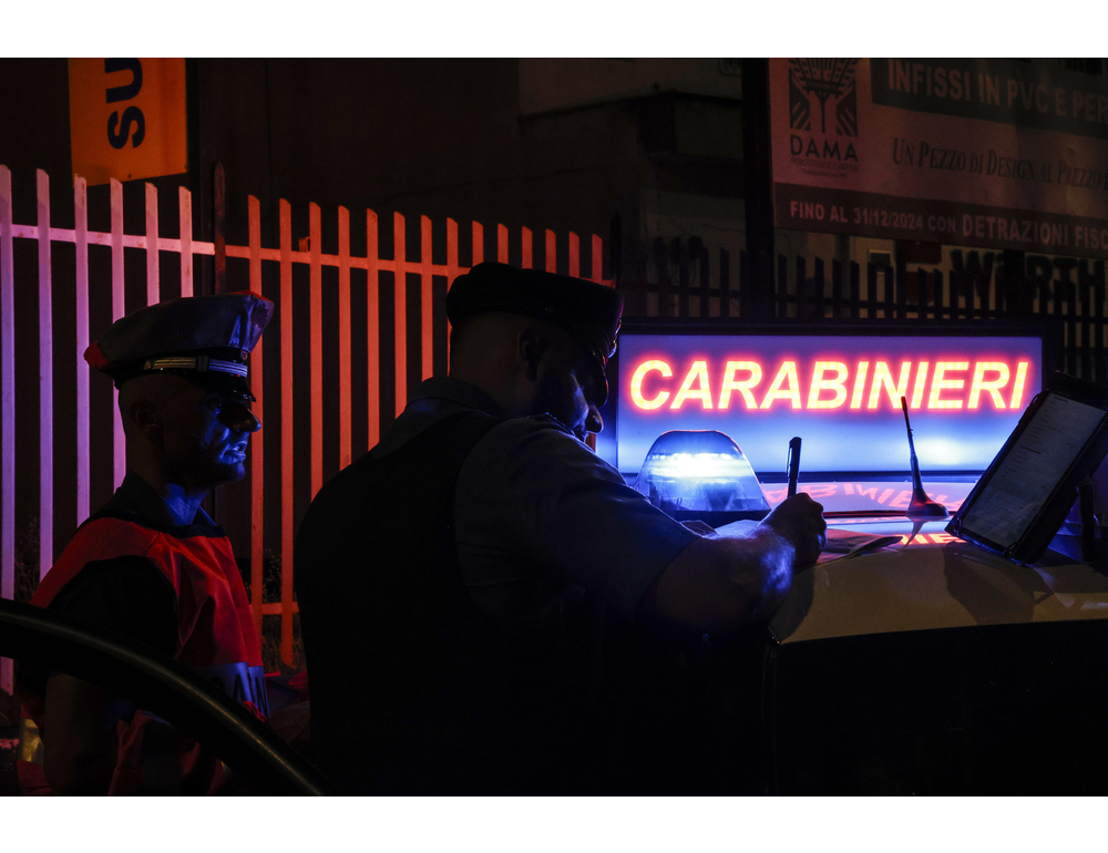 Rapina in villa a Forte dei Marmi, proprietari minacciati con una pistola