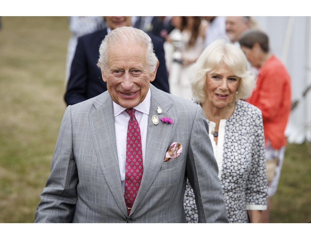 Re Carlo è partito per gli Usa con scorta rafforzata dopo attacco a Trump