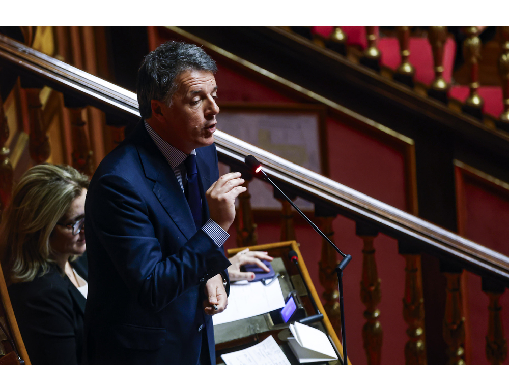 Renzi, Meloni scaricata dal suo guru, il crollo è appena cominciato