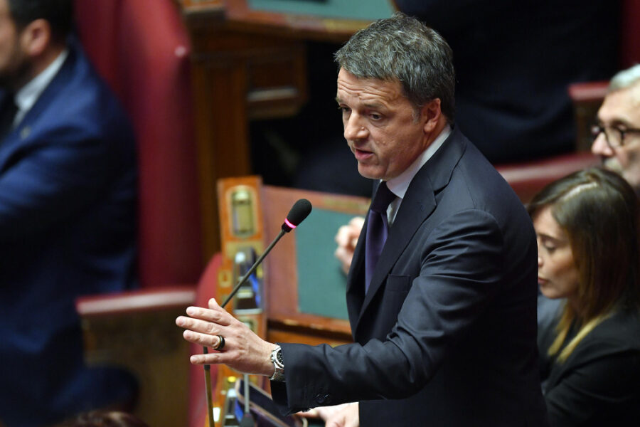 Erano secoli che non si vedeva un attacco così plateale verso il pontefice