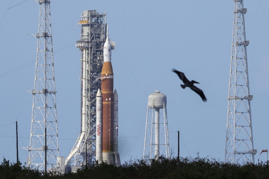 Lanciato il razzo Sls. I quattro astronauti in volo verso l'orbita lunare