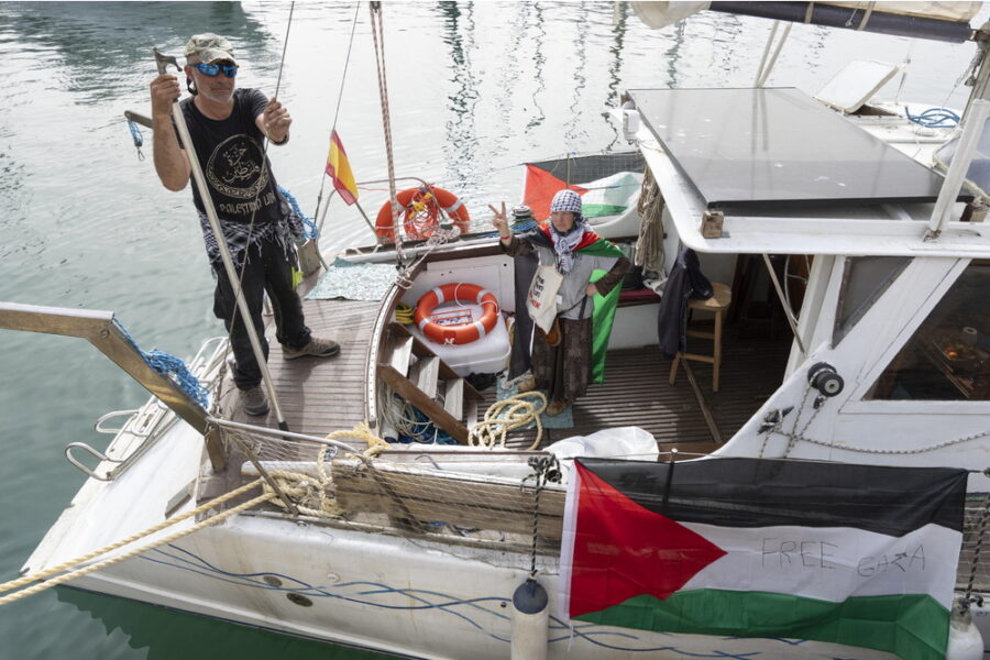 Missione umanitaria per sfidare il 'blocco israeliano'. Ong: medicinali e viveri a bordo