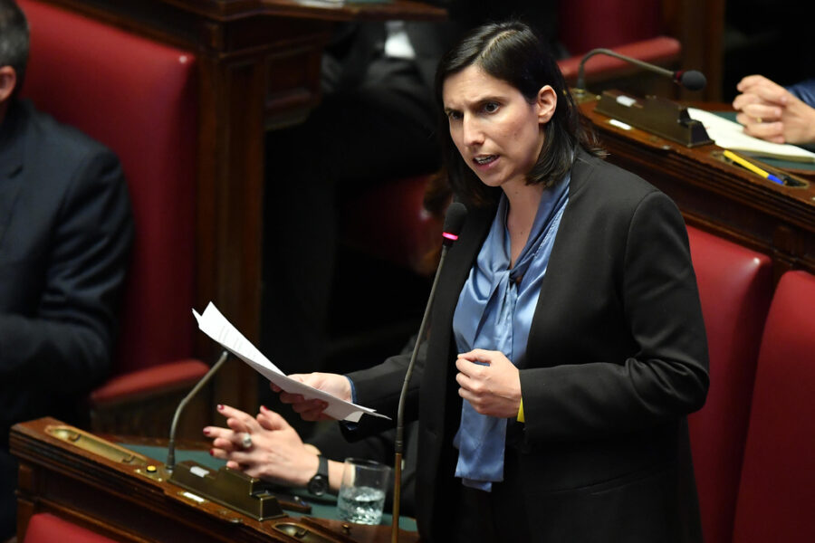 "Avete sfidato la Costituzione. Volete tornare all'opposizione e vi accontenteremo"