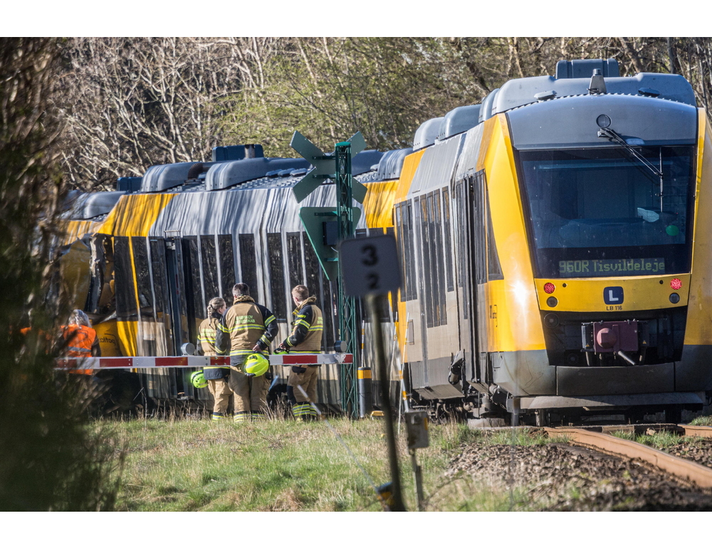 Scontro tra due treni in Danimarca, il bilancio dei feriti sale a 17