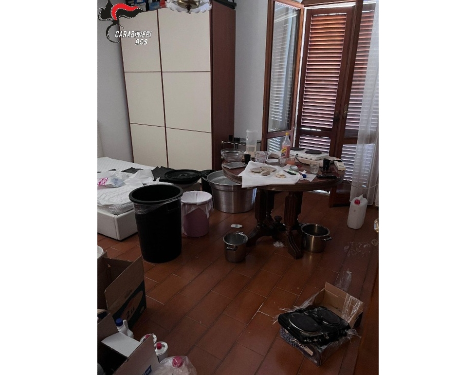 Scoperta una raffineria di cocaina in una villa di Foligno
