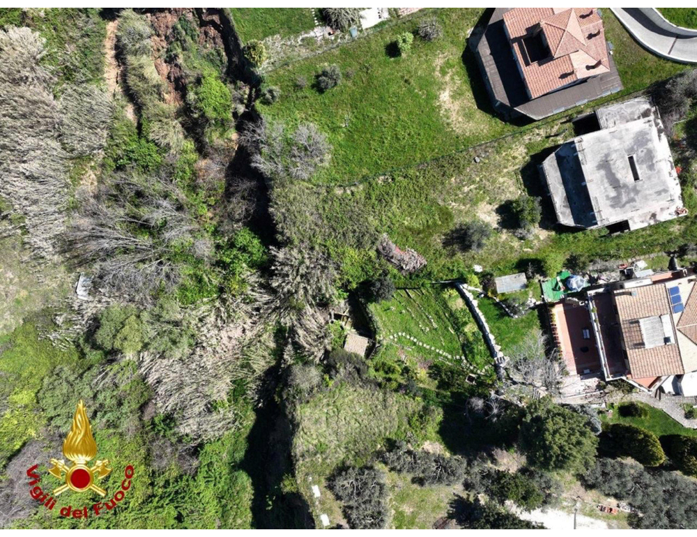 ‘Settimane o mesi per ripristino A14 e ferrovia dopo frana in Molise’