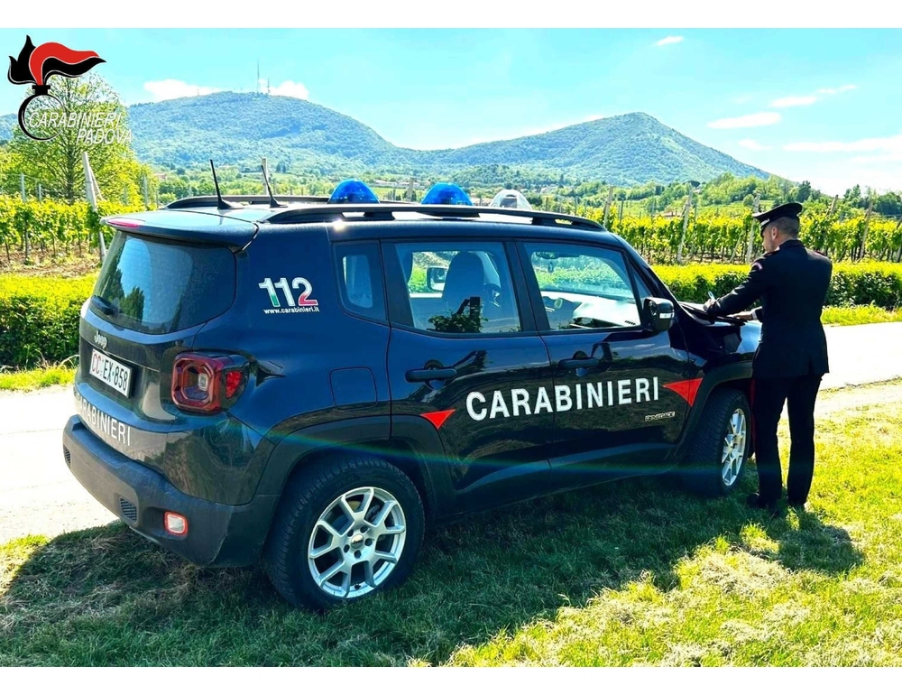 Sparano ai ciclisti dall’auto con una carabina ad aria compressa, denunciati