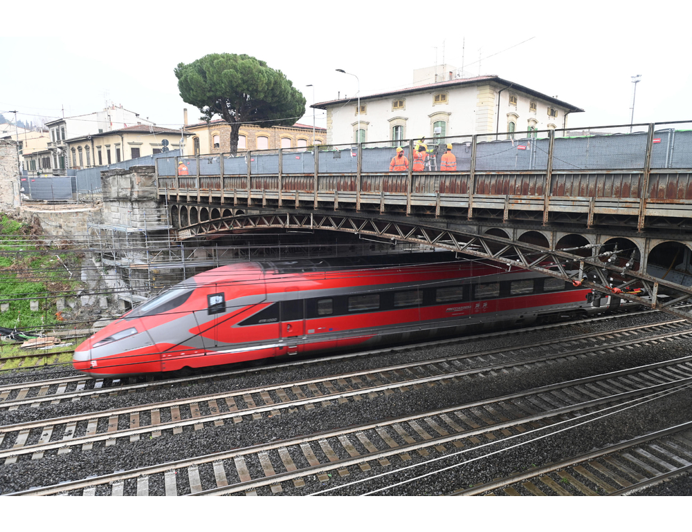 Stop a circolazione Av e convenzionale sulla Roma-Firenze da mezzanotte sabato