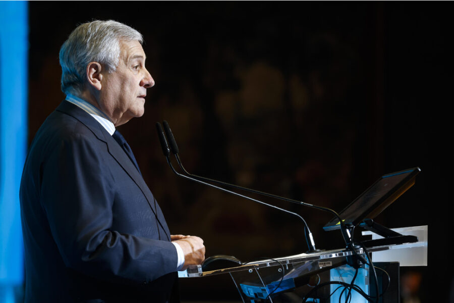 Il ministro in sostegno alla premier