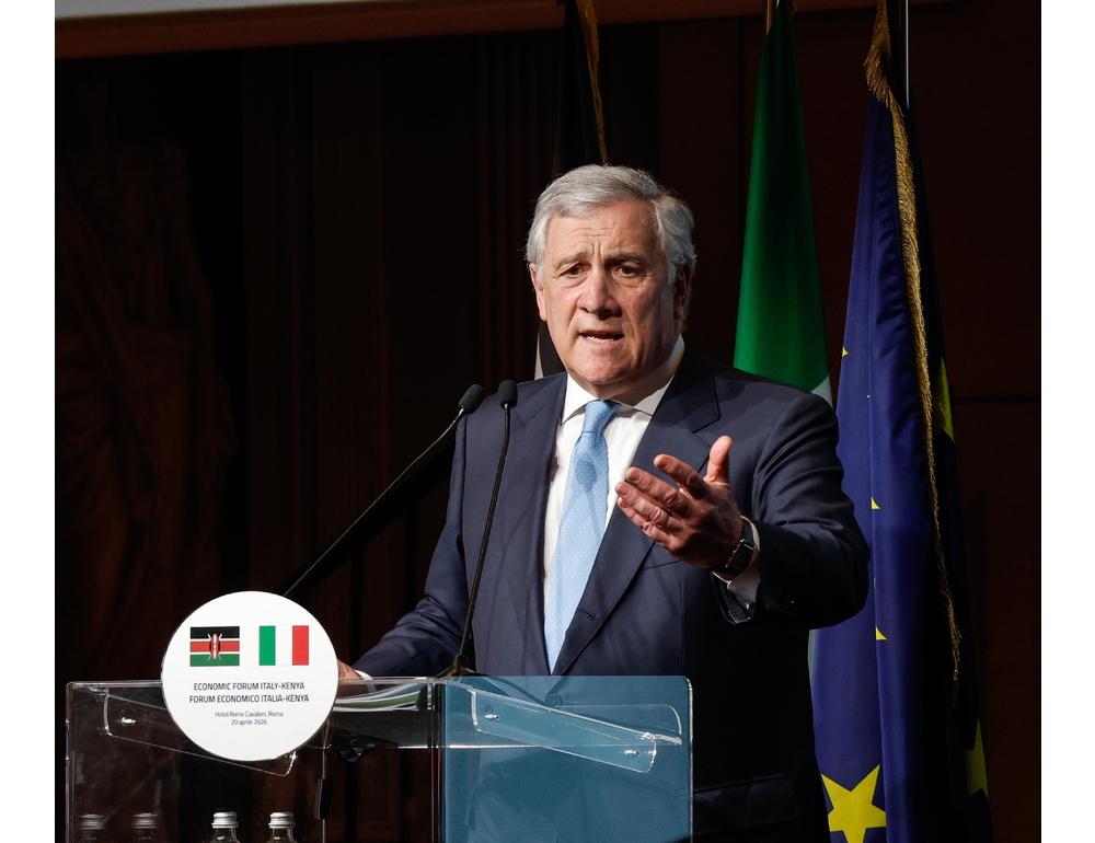 Tajani, ad Araghchi ribadita necessità di dialogo a Islamabad e di aprire Hormuz