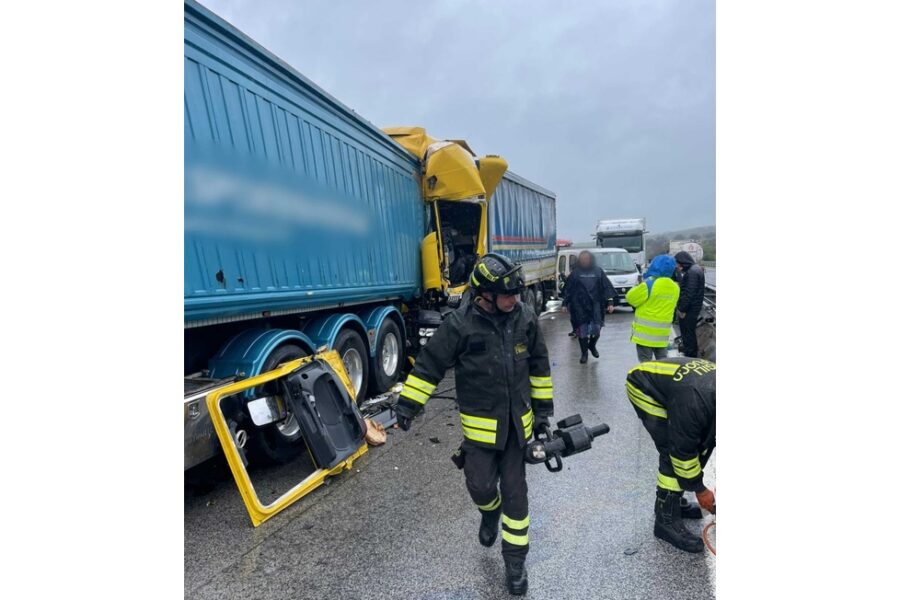 L'incidente con un ferito tra i caselli di Roseto degli Abruzzi e Giulianova