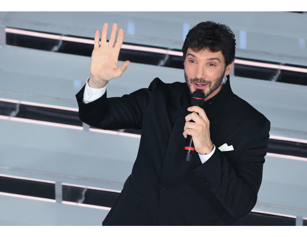 Tecnico della sicurezza indagato per il video intimo di De Martino