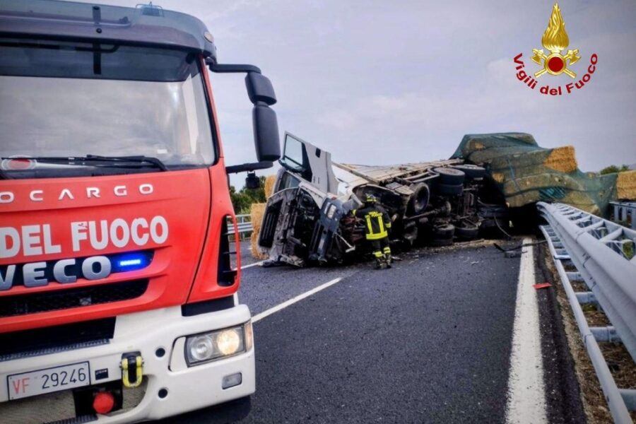 In Molise. Conducente estratto da Vigili del Fuoco e portato in ospedale