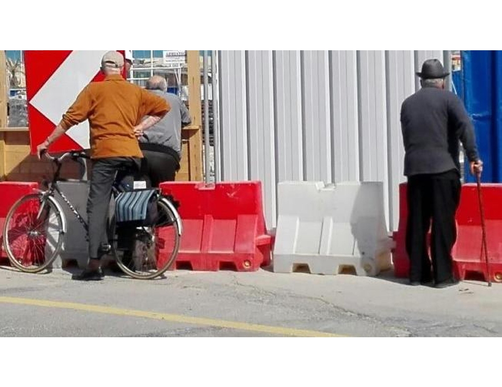 Torino pensa ad organizzare gli ‘umarell’ per monitorare i cantieri