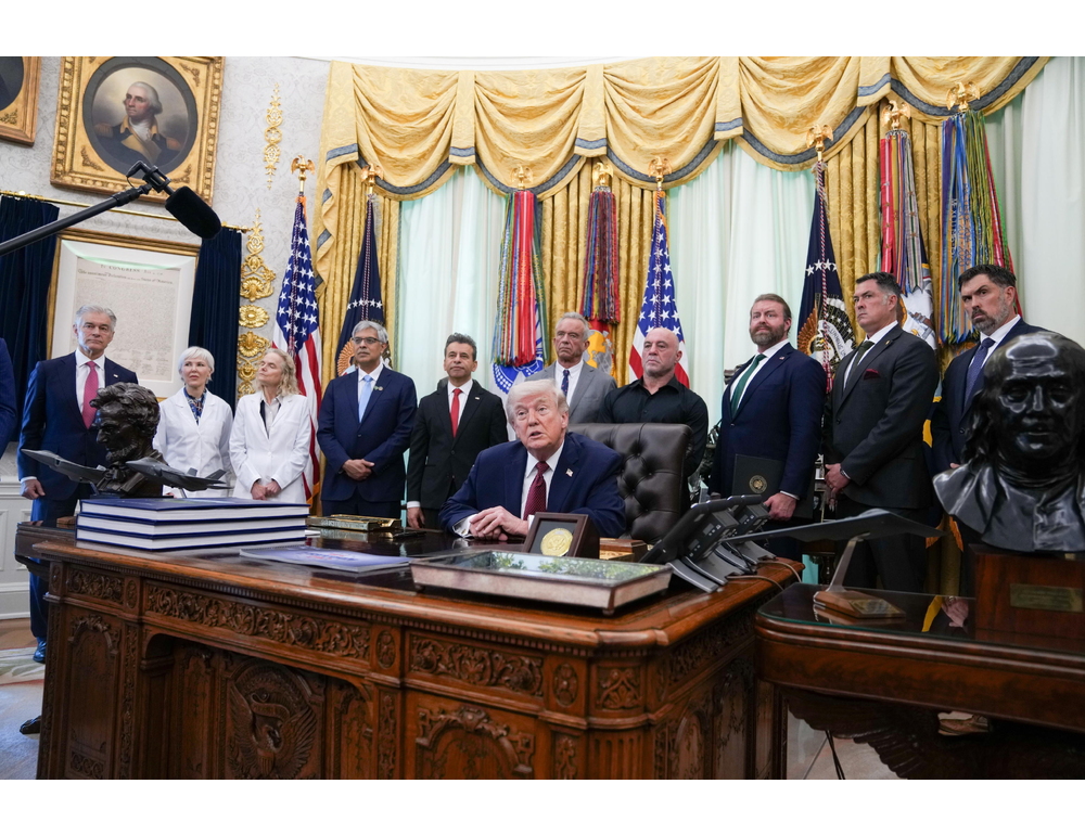 Trump, a Iran offriamo accordo equo, accettino o distruggeremo centrali e ponti