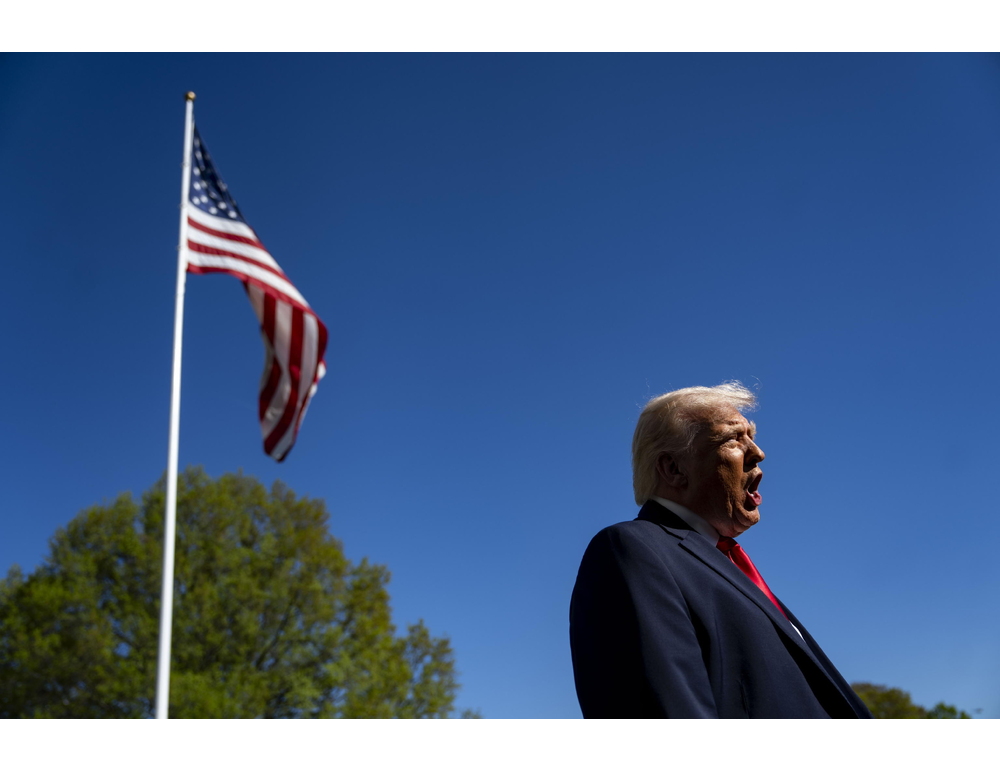 Trump avverte la Cina, ‘dazi al 50% se invierà armi all’Iran’