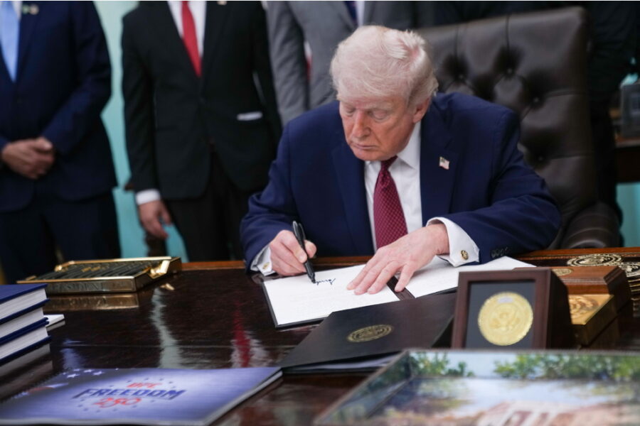 Ma mantiene il blocco Usa a Hormuz