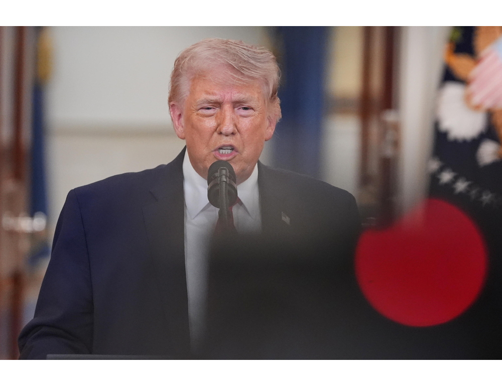 Trump minaccia centrali elettriche e ponti in Iran, ‘aprite lo Stretto, bastardi’