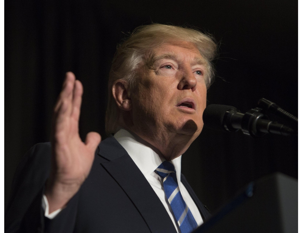 Trump minaccia il carcere per la fuga di notizie sui piloti in Iran