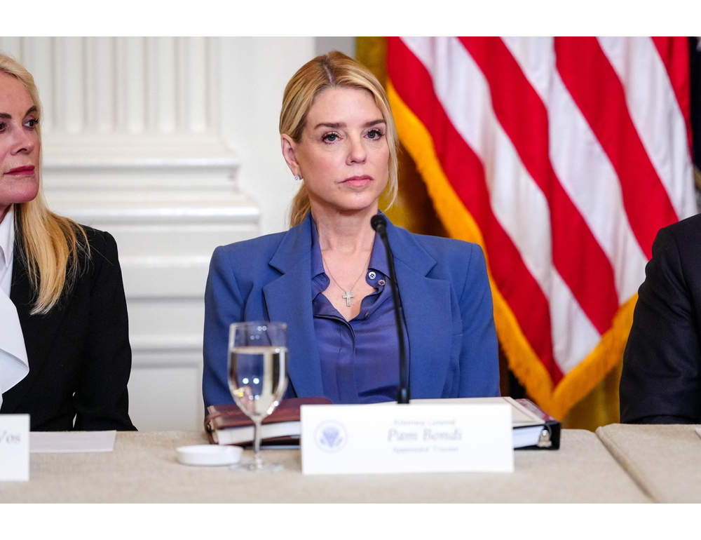 Trump silura l’Attorney general Pam Bondi