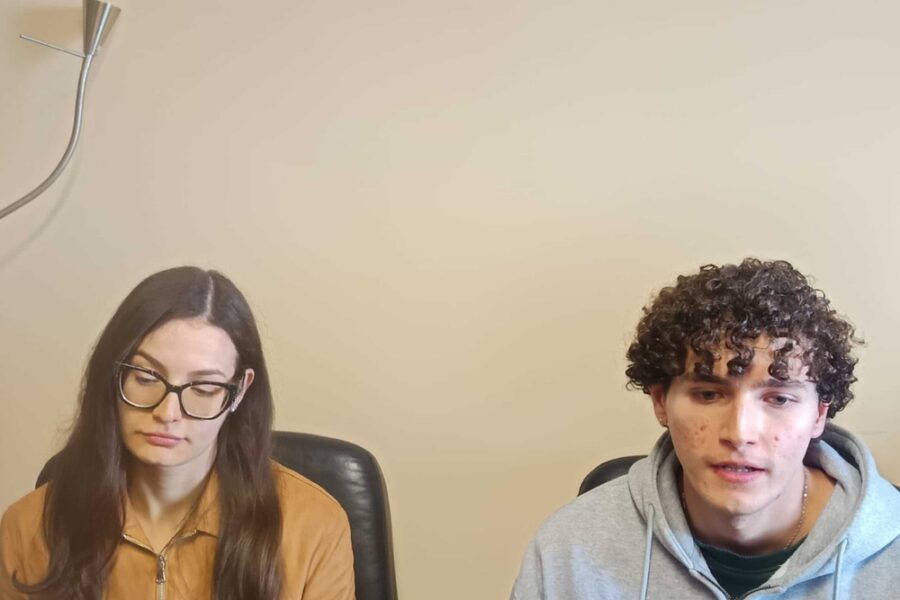 Jessica 'controllava la sua vita'. L'altro figlio Michael 'non pensava arrivasse a tanto'