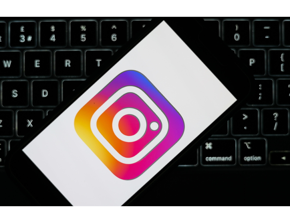 Ue, ‘sistemi di controllo per l’età di Facebook e Instagram inefficaci’