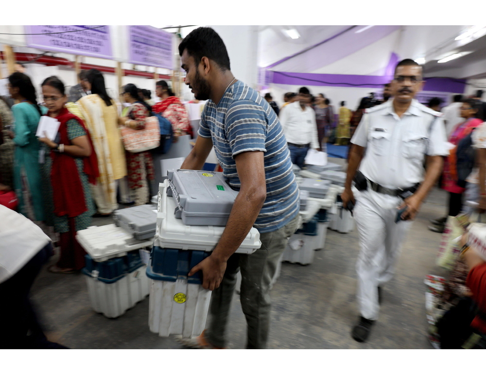 Urne aperte in India, sfida elettorale nel Bengala occidentale