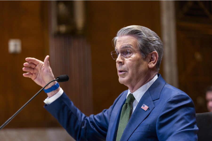 'Trasportato via mare'. Bessent: 'Richiesta di 10 Paesi duranti gli incontri dell'Fmi'