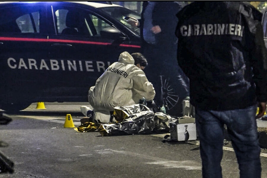 Si tratta di un 23enne e di un minorenne