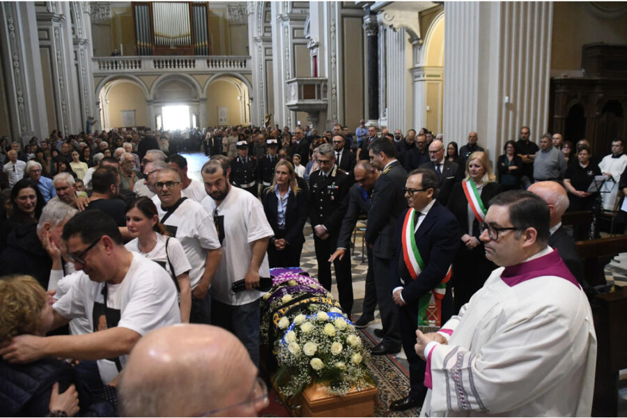 Monsignor Vaccari nell'omelia funebre 'Era un buono