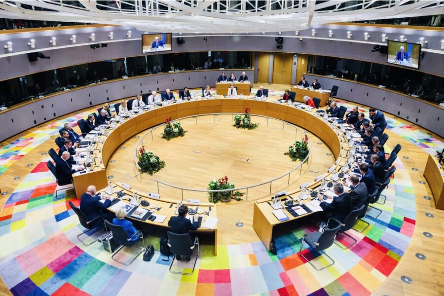 Armonizza la definizione tra i 27 e stabilisce un livello comune di sanzioni