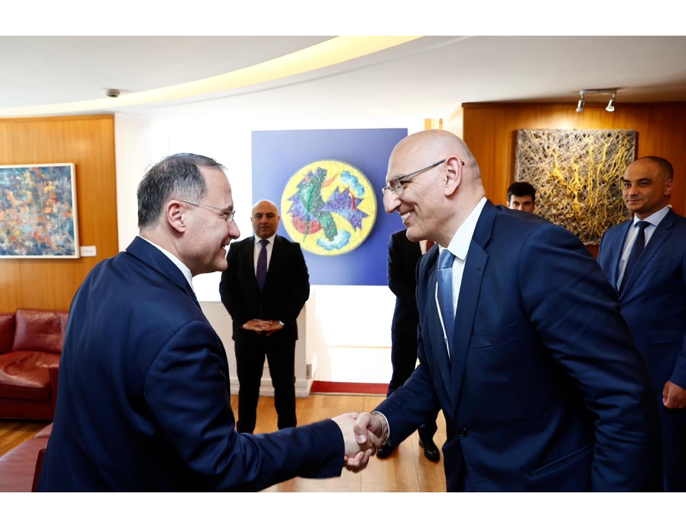 Vice ministro Cirielli incontra il consigliere del presidente dell’Azerbaigian