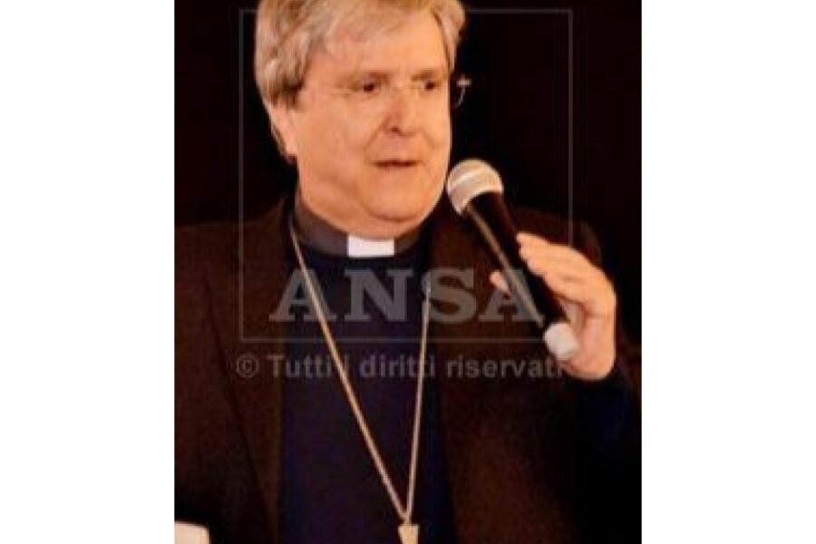 Mons. Savino: 'Crescente insofferenza verso ogni voce morale libera'