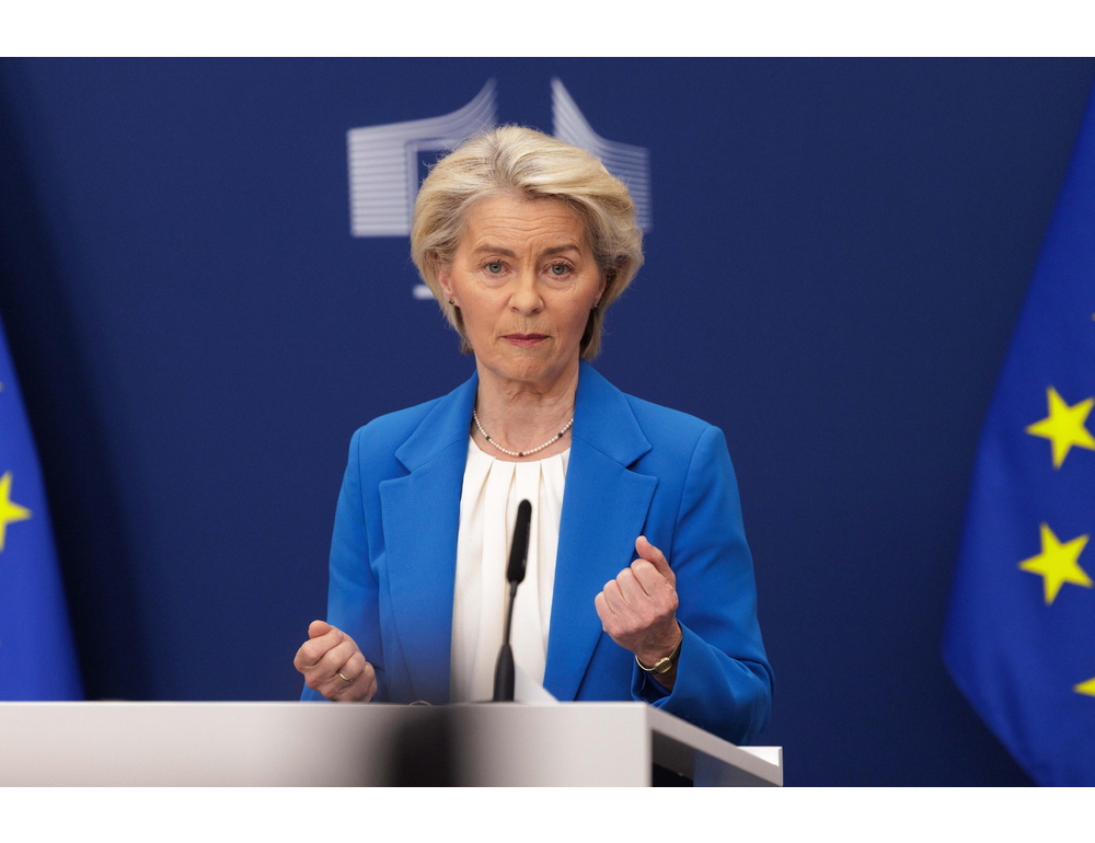 Von der Leyen, ‘pronta l’app per verifica dell’età sui social’