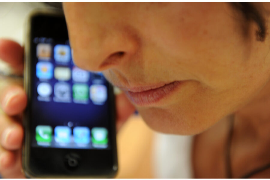 ANSAWhatsApp-scopre-una-versione-falsa-creata-da-azienda-italiana-spiati-200-utenti