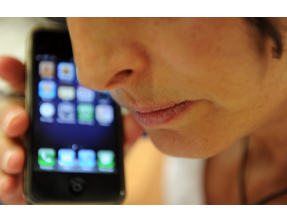 WhatsApp scopre una versione falsa creata da azienda italiana, spiati 200 utenti