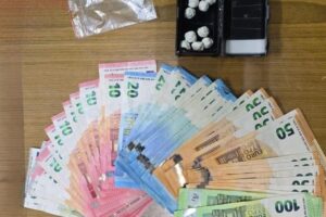 Spaccio di droga su un’auto a noleggio: arrestato dagli agenti della squadra mobile