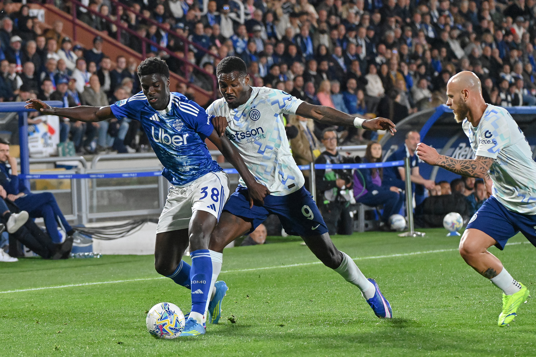 Big match rocambolesco, l’Inter sbanca il Sinigaglia. Como battuto 3-4