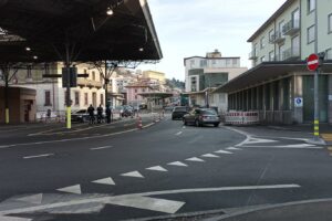 Truffe shock agli anziani: presi a Chiasso tre “falsi nipoti” con bottino e preziosi in auto