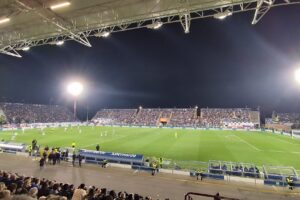 Big match rocambolesco, l’Inter sbanca il Sinigaglia. Como battuto 3-4