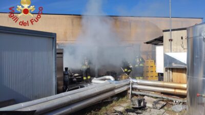 Fiamme in un ristorante: quattro squadre di pompieri ad Anzano del Parco