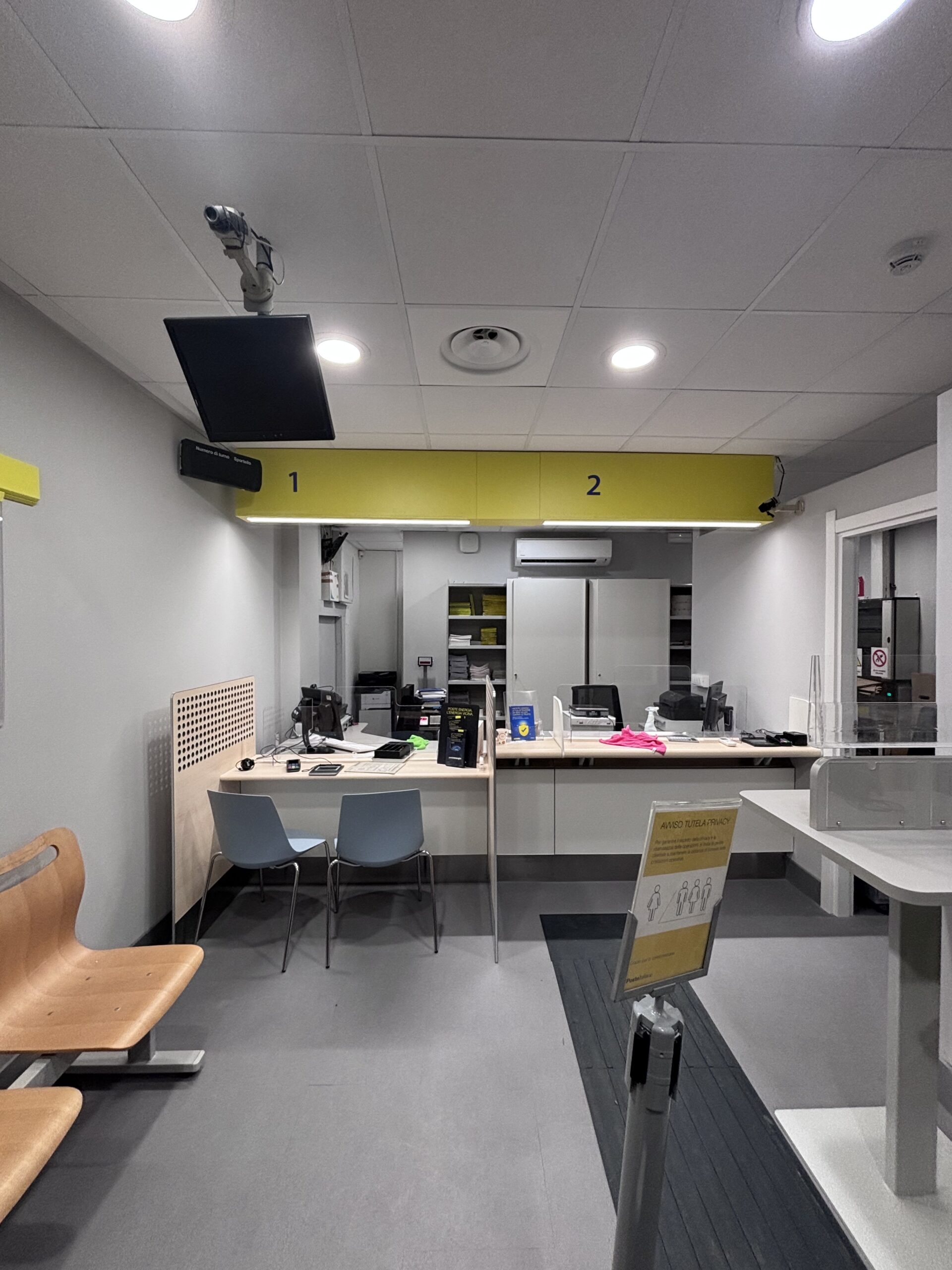 Riapre l’ufficio postale di Montano Lucino. Nuovi servizi disponibili dopo la ristrutturazione