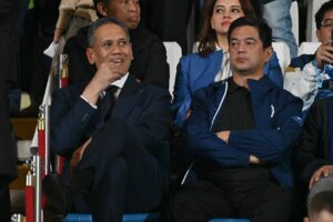 Suwarso contro i tifosi della tribuna: “Deluso dagli insulti ai dirigenti dell’Inter. Chi è senza rispetto non è benvenuto”