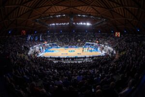 Fischietti e insulti al palazzetto, ennesima multa per Cantù