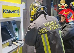 Tentato assalto al postamat a Valmorea, usati esplosivi artigianali