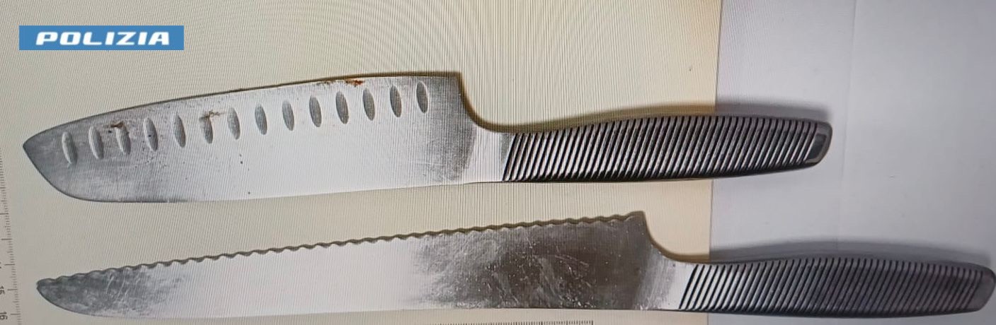 coltelli polizia