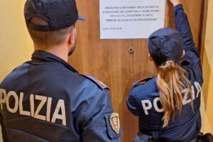 Spaccio nella stanza del B&B, licenza sospesa per 10 giorni e titolare denunciato